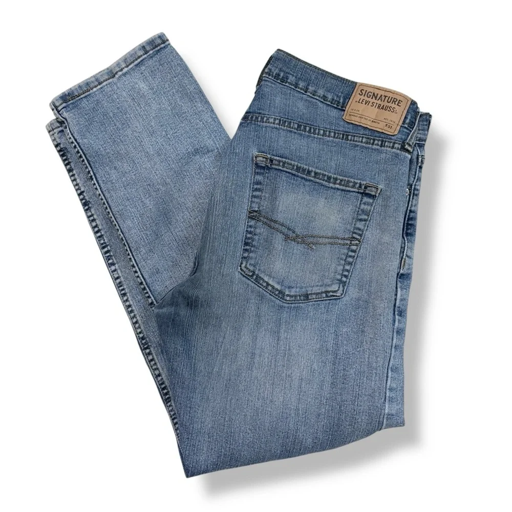 SIGNATURE BY LEVI STRAUSS Light Wash S51 Classic Straight Fit Jeans 34x30 - Picture 8 of 8